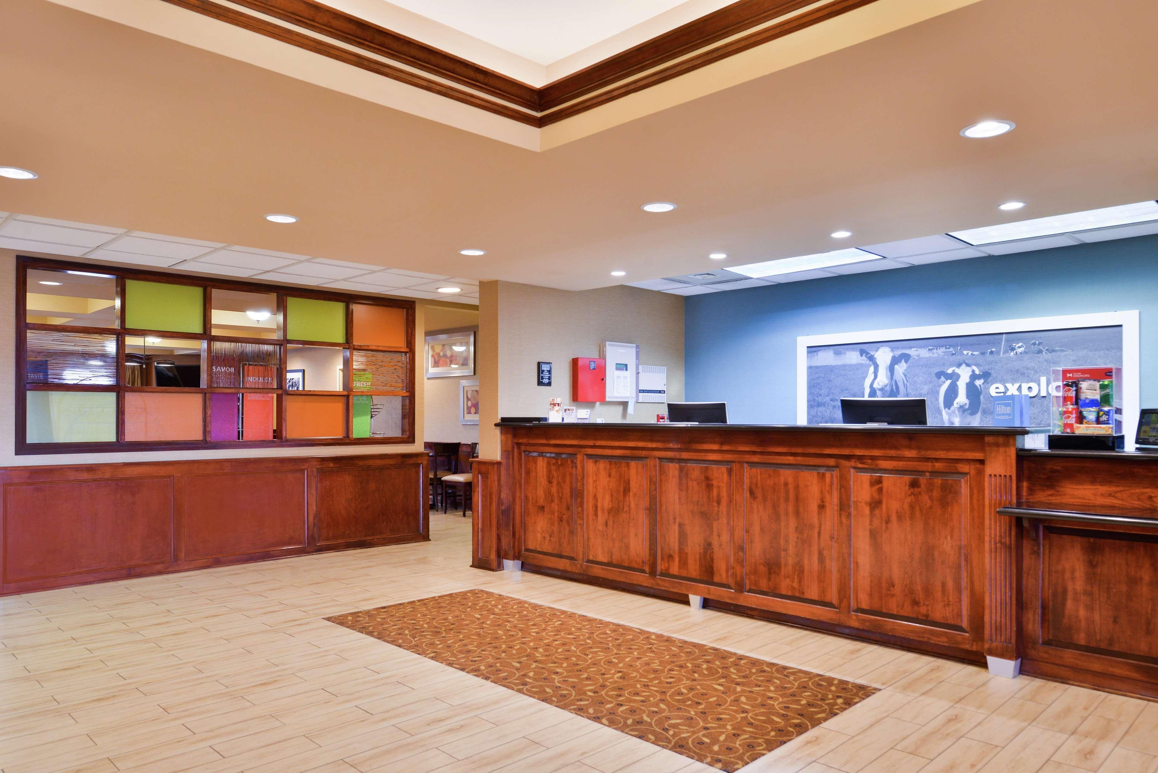 Hampton Inn Greensboro East / Mcleansville Buitenkant foto