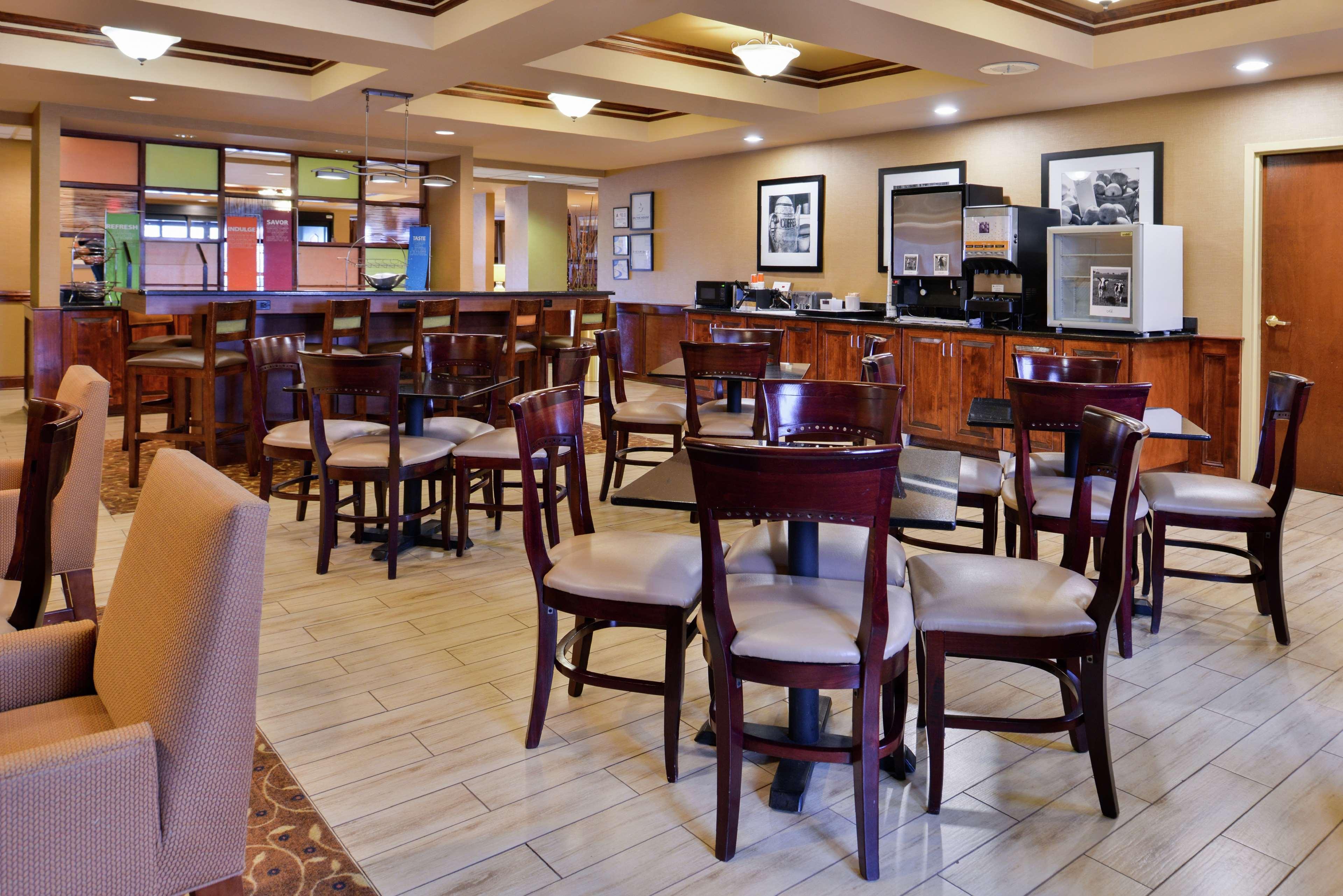 Hampton Inn Greensboro East / Mcleansville Buitenkant foto