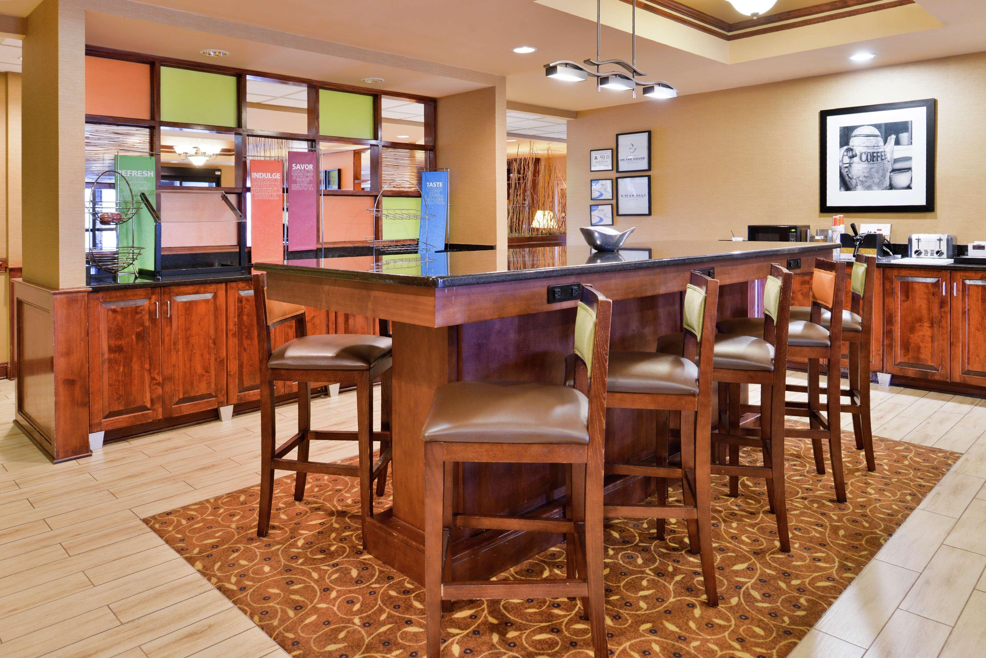 Hampton Inn Greensboro East / Mcleansville Buitenkant foto
