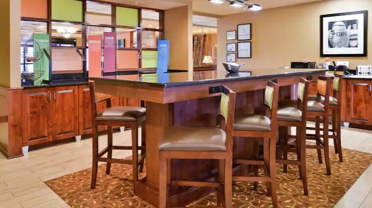 Hampton Inn Greensboro East / Mcleansville Buitenkant foto